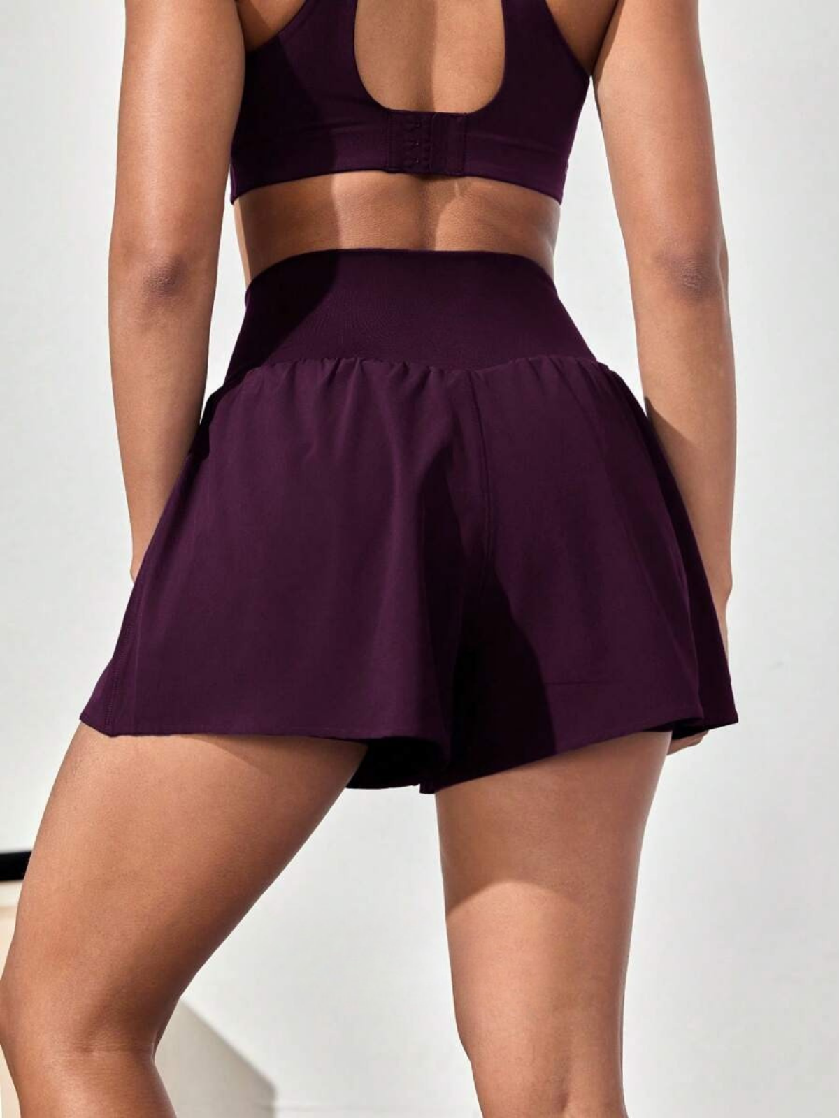 Spodenki do biegania odporne na pot, kieszenie o średnim stanie, szybkoschnące