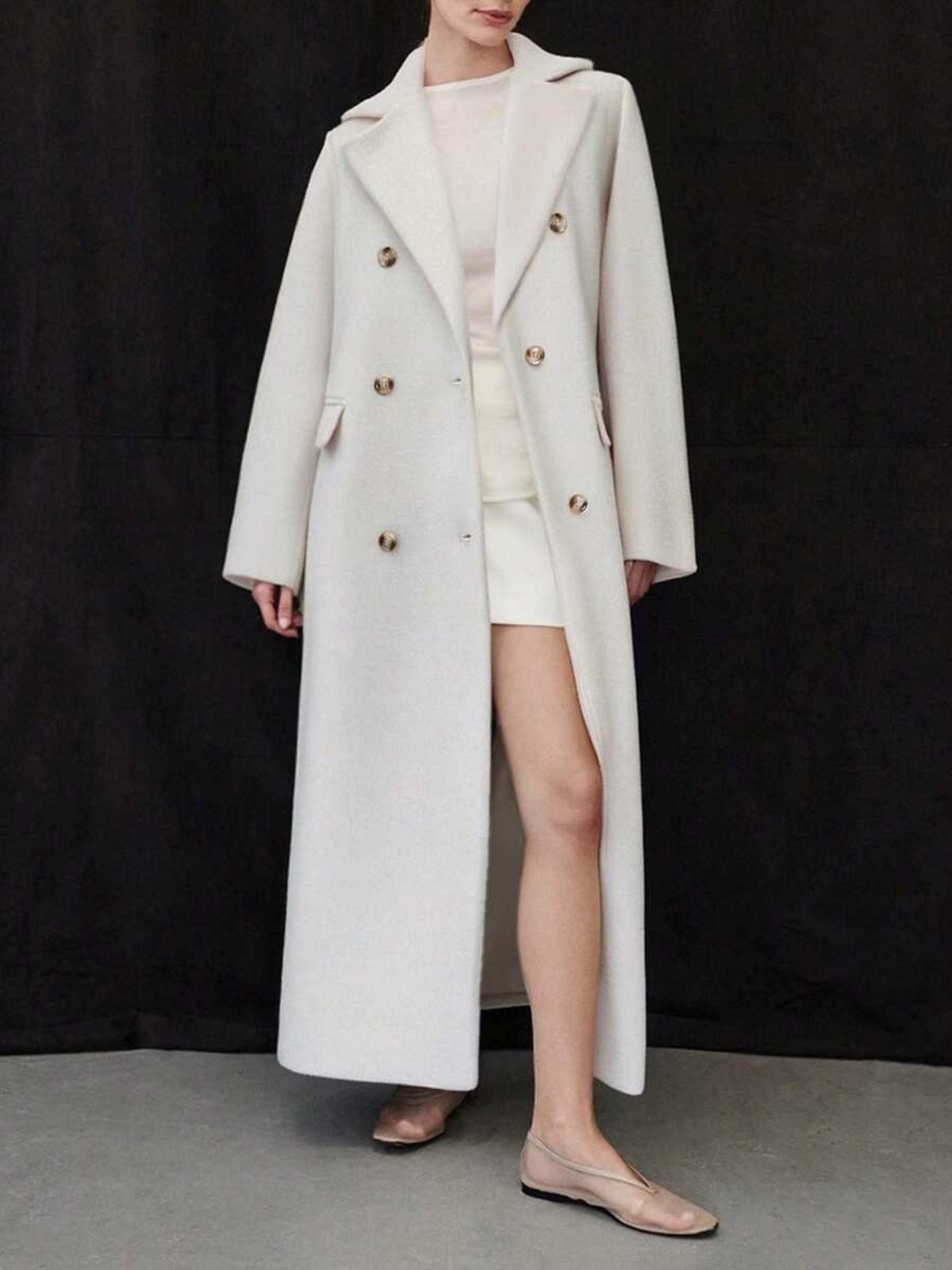 Klasyczny wełniany płaszcz dwurzędowy