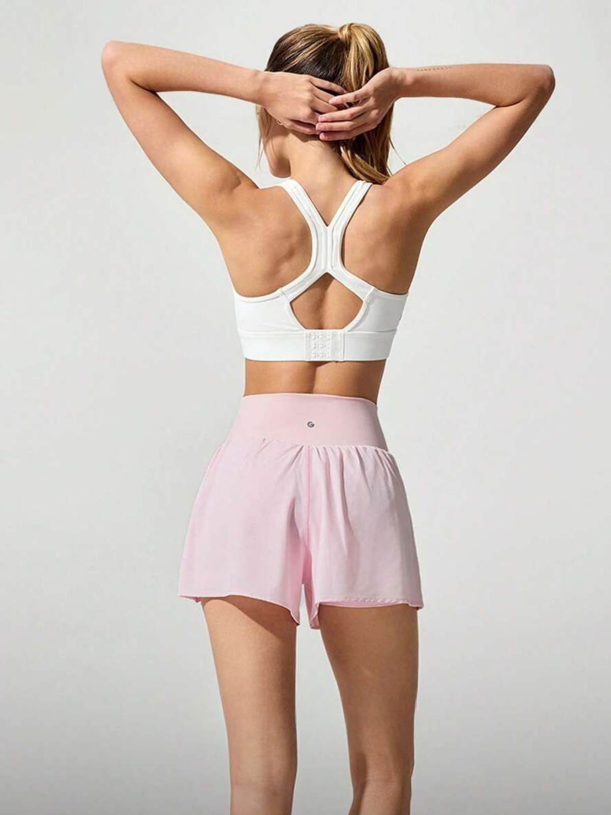 Spodenki do biegania odporne na pot, kieszenie o średnim stanie, szybkoschnące