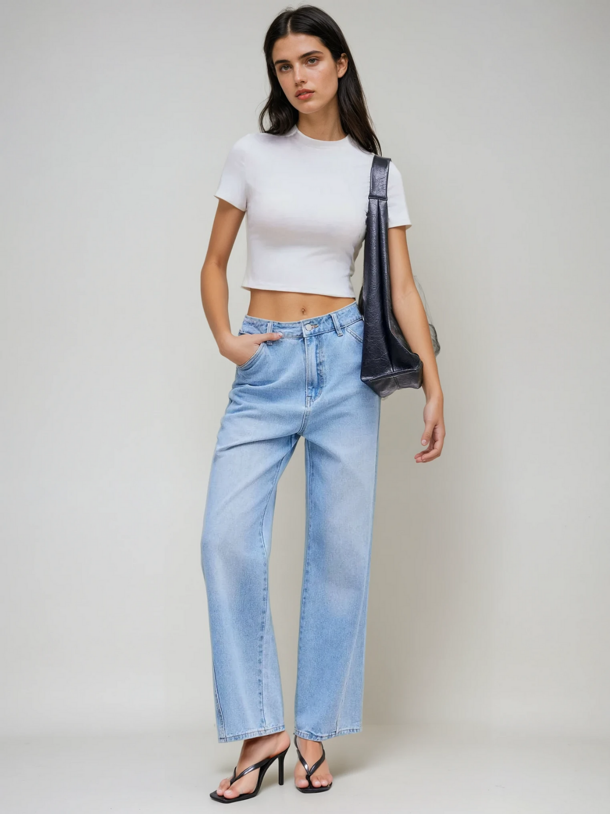 Timeless Style Fitted Tee - LA FEMME WANDERER