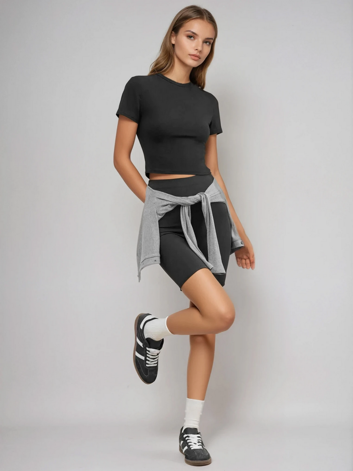 Timeless Style Fitted Tee - LA FEMME WANDERER