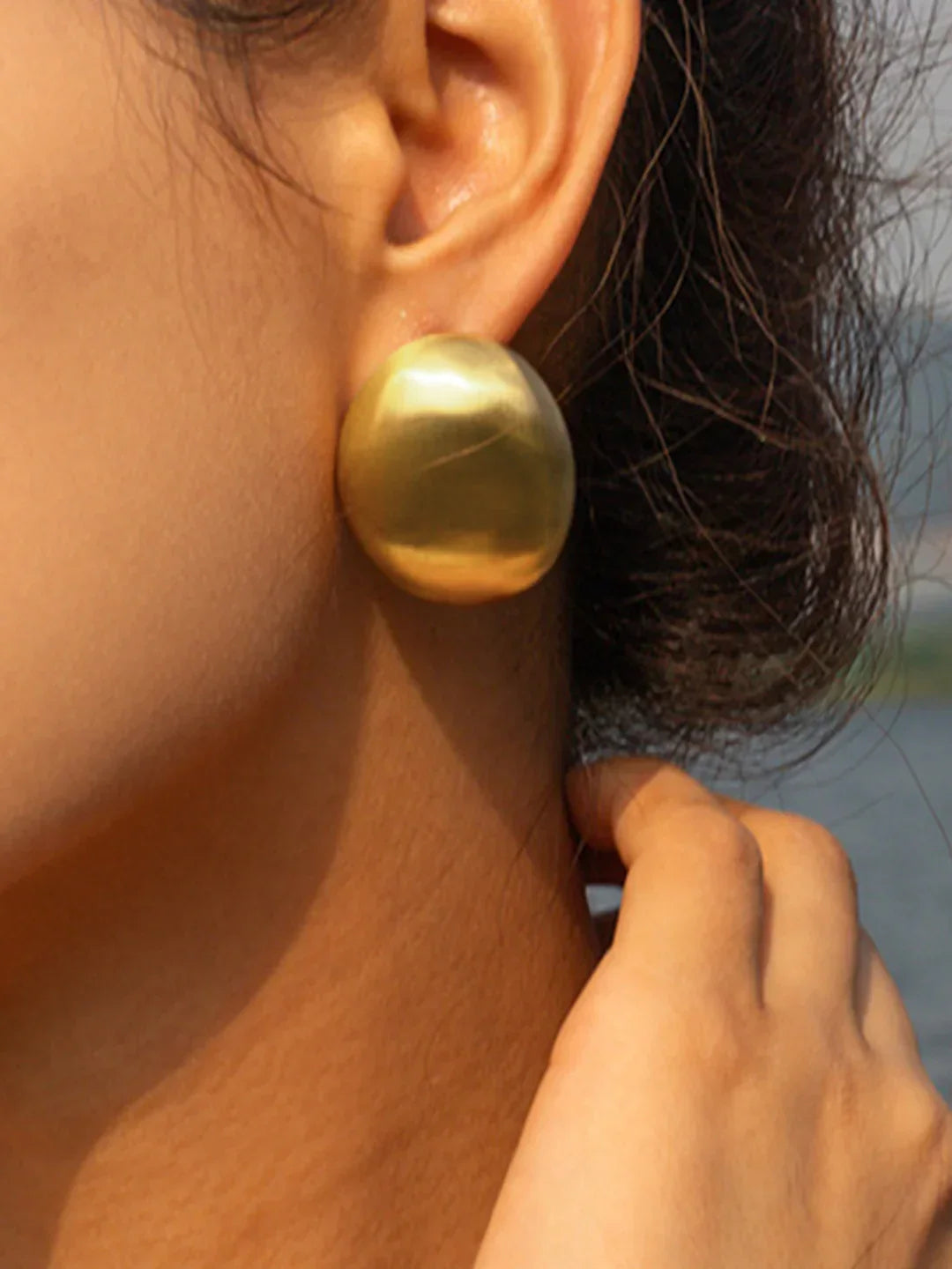 Always Elegant Brushed Ball Earrings - LA FEMME WANDERER