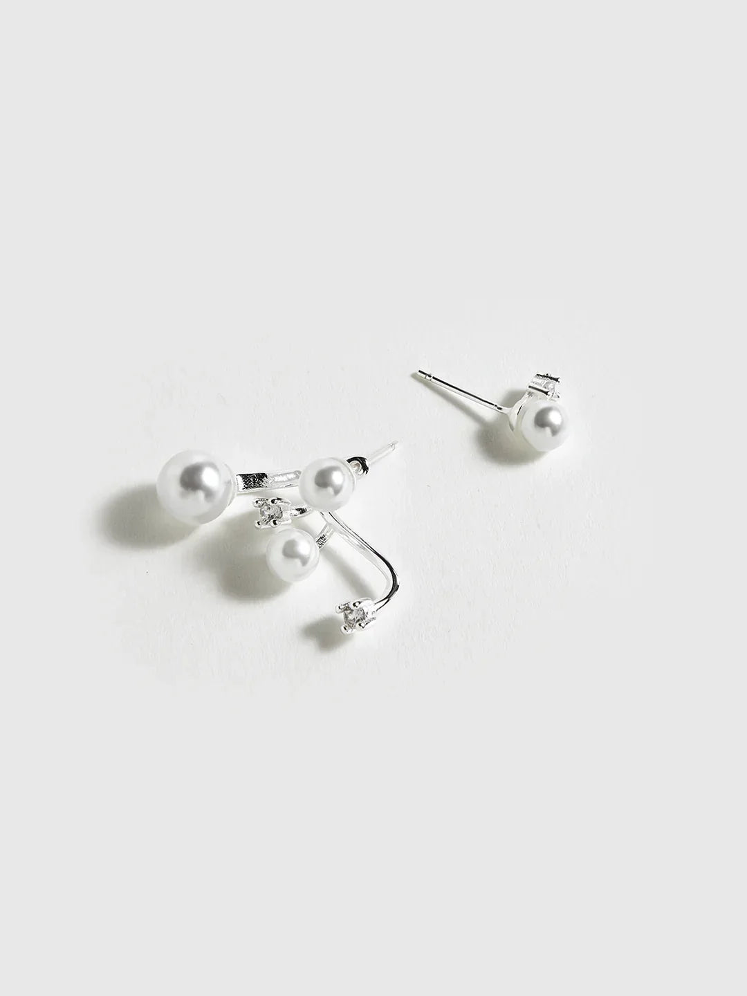 Modern Pearl Rhinestone Drop Earrings - LA FEMME WANDERER