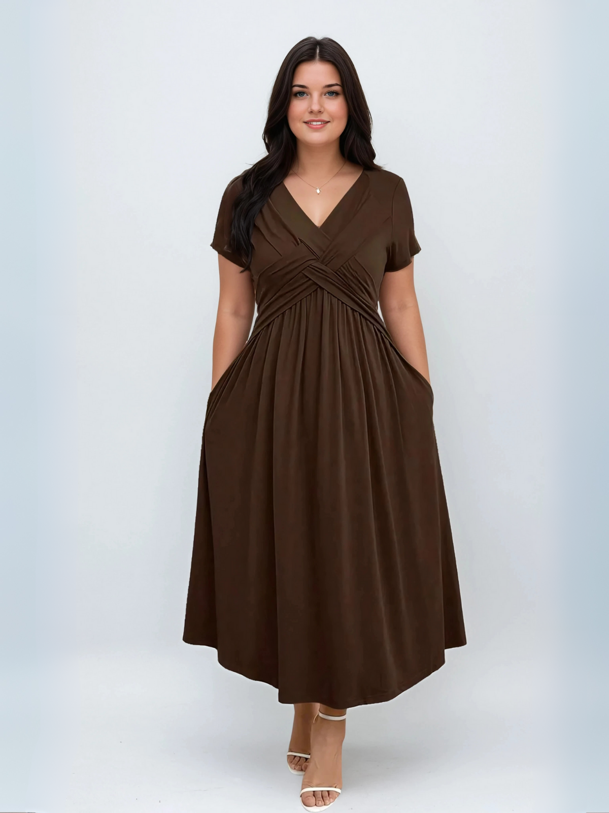 Sundress z szyi w rozmiarach z kieszeniami