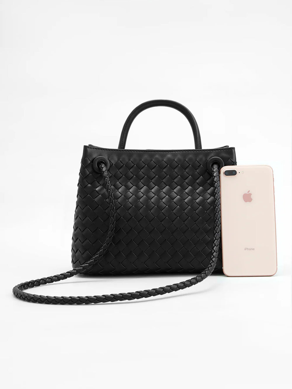 Classy Capsule - 6 - LA FEMME WANDERER
